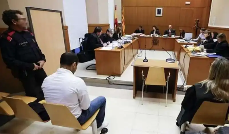 dani alves in tribunale 