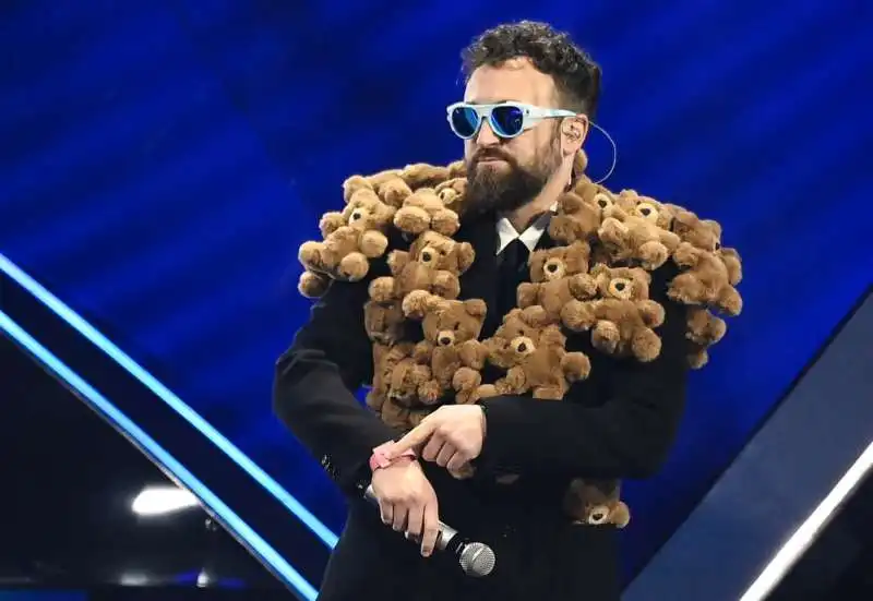 dargen damico.     prima serata sanremo 2024   