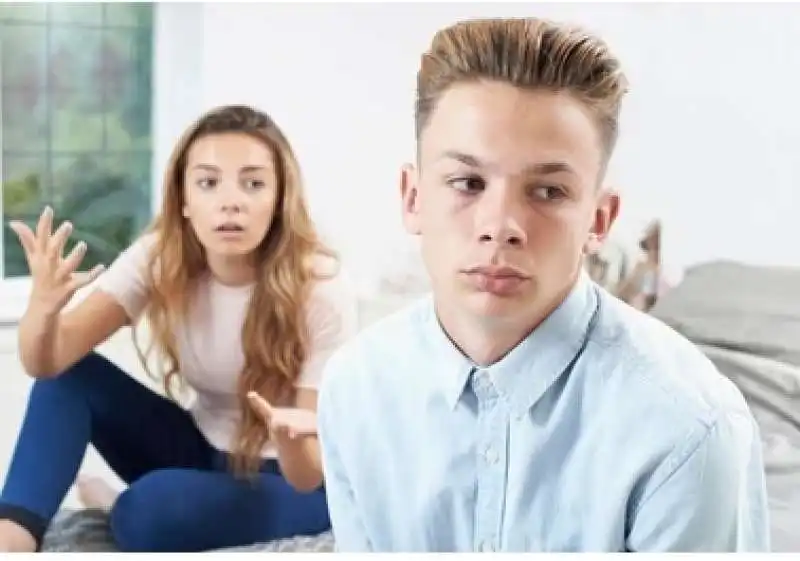 DISCUSSIONE TRA ADOLESCENTI