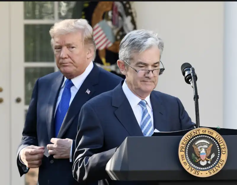 DONALD TRUMP JEROME POWELL