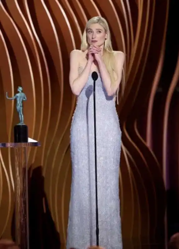 elizabeth debicki sag awards 2024   