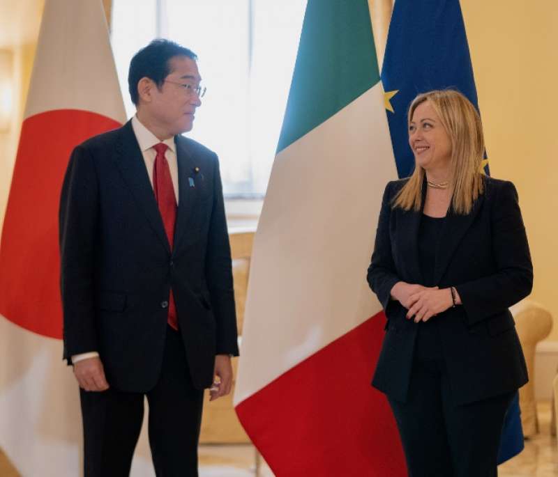 FUMIO KISHIDA E GIORGIA MELONI