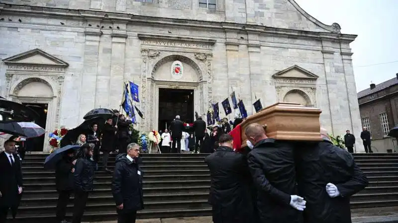 funerali di vittorio emanuele di savoia 11