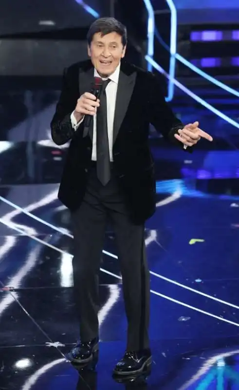 gianni morandi in giorgio armani