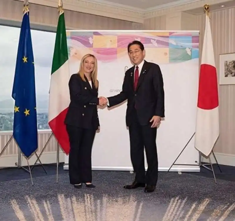 GIORGIA MELONI E FUMIO KISHIDA