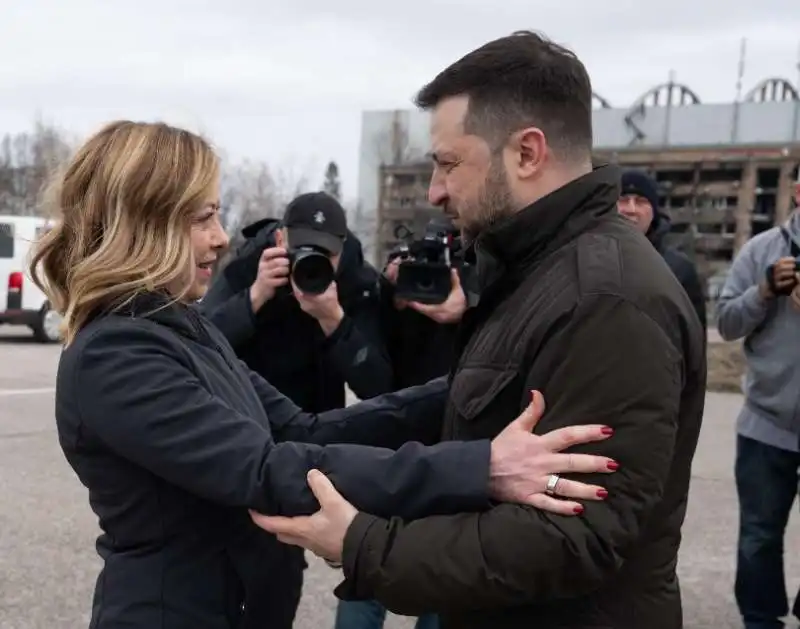 giorgia meloni e volodymyr zelensky a kiev   24 febbraio 2024