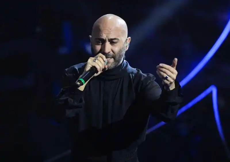 giuliano sangiorgi   negramaro      prima serata sanremo 2024   