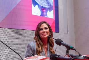 ilary blasi presentazione libro che stupida 12