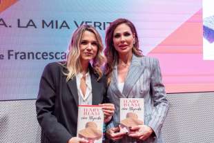 ilary blasi presentazione libro che stupida 4