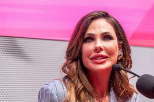 ilary blasi presentazione libro che stupida 8