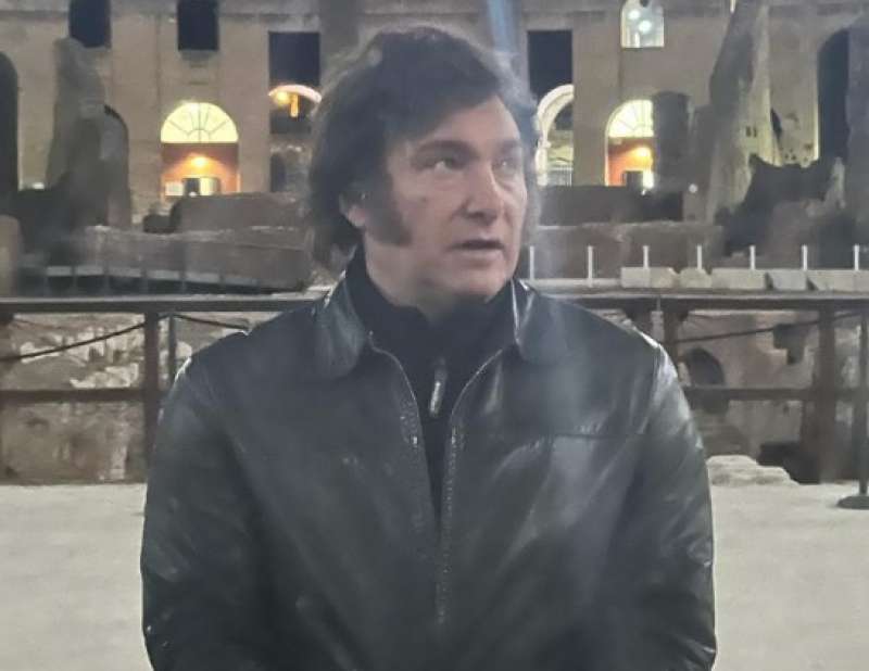 JAVIER MILEI AL COLOSSEO - FOTO ADNKRONOS