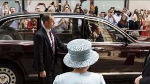 la regina elisabetta al l 650esimo anniversario della worshipful company of drapers, di martin parr