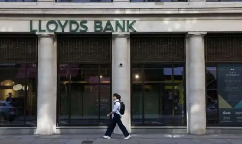 lloyds bank  