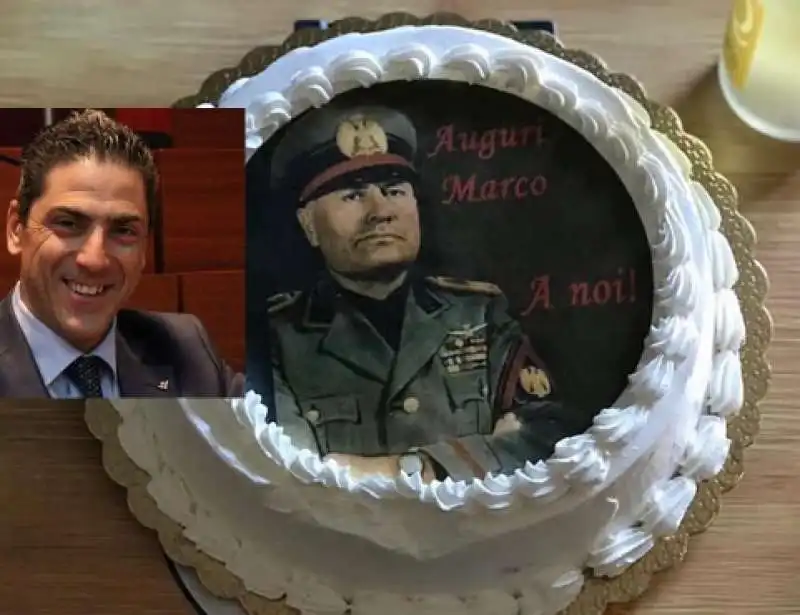 marco nonno - torta di compleanno con mussolini