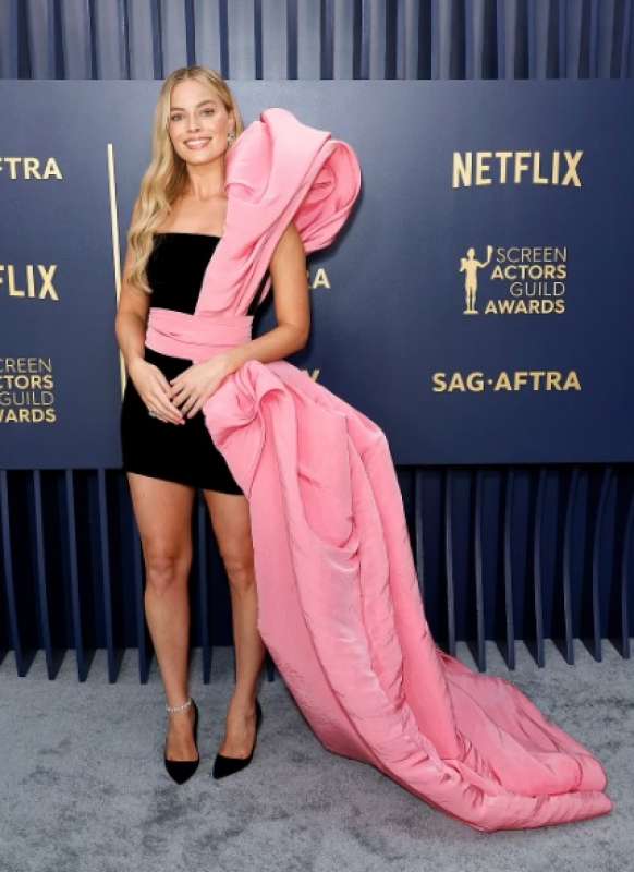 margot robbie 1sag awards 2024