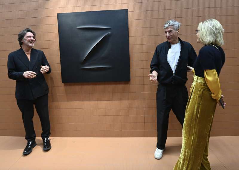 massimo orsini maurizio cattelan sarah cosulich 1