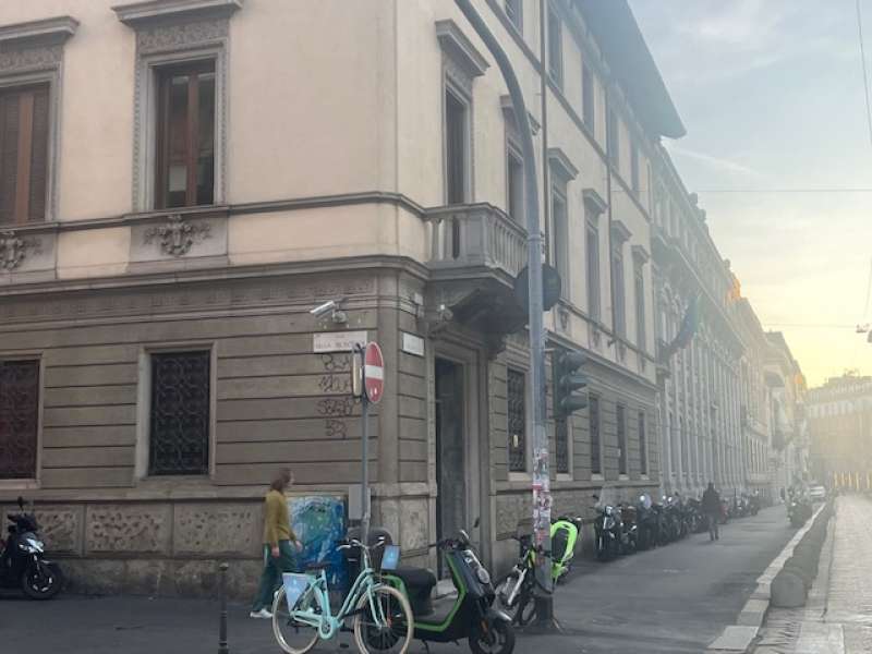 NUOVO PORTONE DI URBANO CAIRO IN VIA SOLFERINO A MILANO