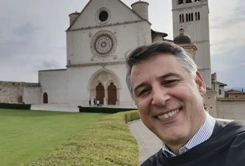 padre enzo fortunato  ad assisi 