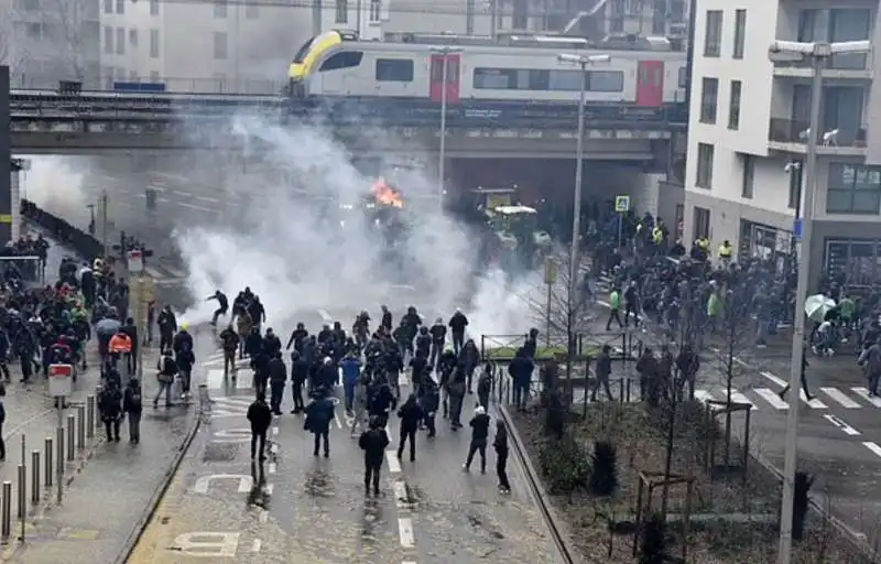 protesta degli agricoltori a bruxelles   18