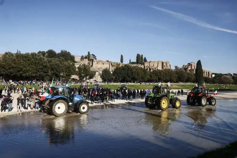 protesta dei trattori al circo massimo   7