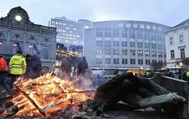 proteste degli agricoltori a bruxelles   10