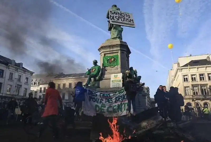 proteste degli agricoltori a bruxelles   15