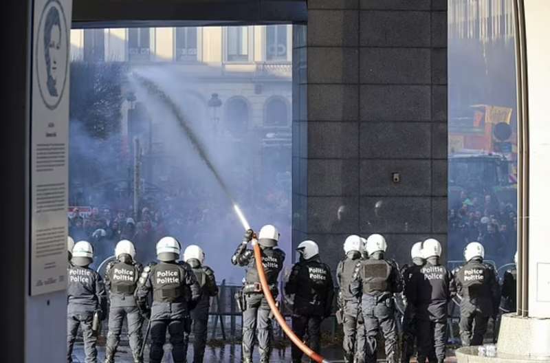 proteste degli agricoltori a bruxelles 19