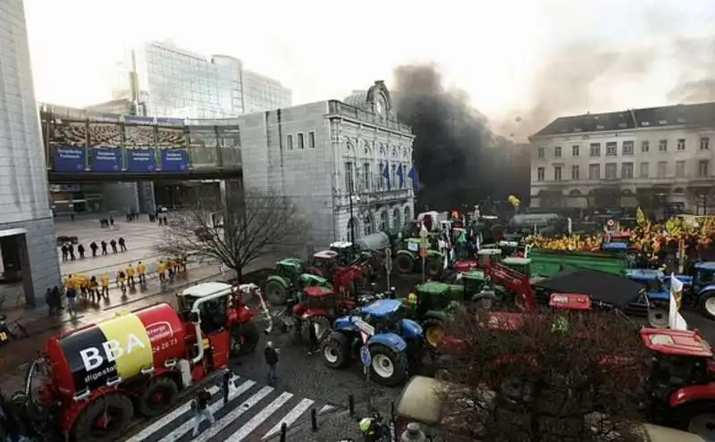 proteste degli agricoltori a bruxelles   6