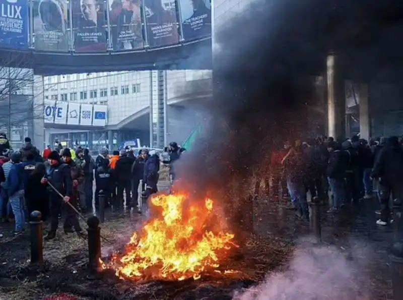 proteste degli agricoltori a bruxelles   9