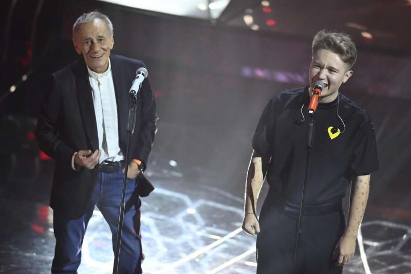 roberto vecchioni alfa quarta serata sanremo 2024