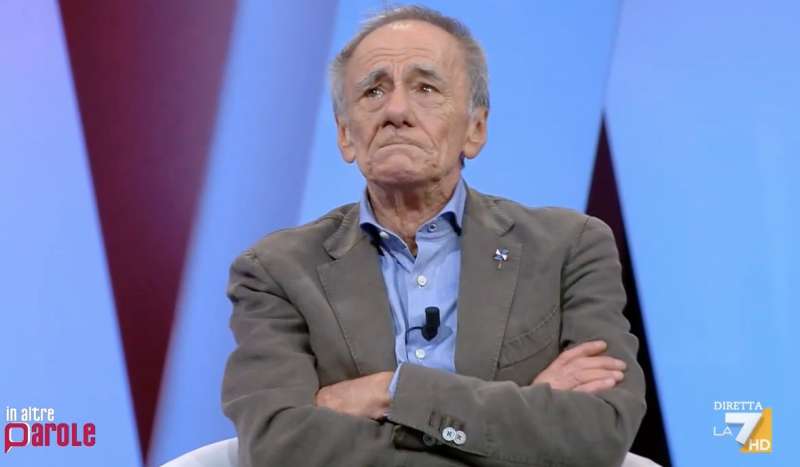 roberto vecchioni piange per le manganellate ai ragazzi a pisa 3