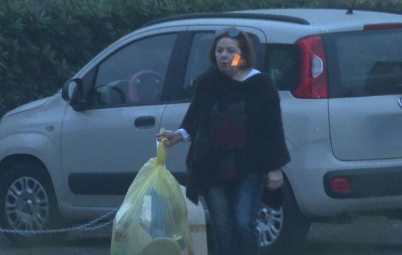 ROSA BAZZI AL LAVORO IN UNA COOPERATIVA DI MILANO - FOTO QUARTO GRADO 1