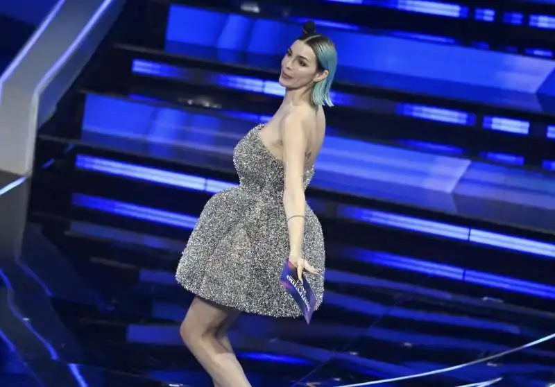 rose villain     seconda serata sanremo 2024   