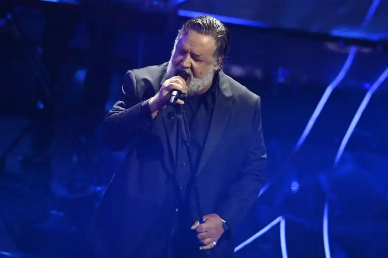 russel crowe 1terza serata sanremo 2024   