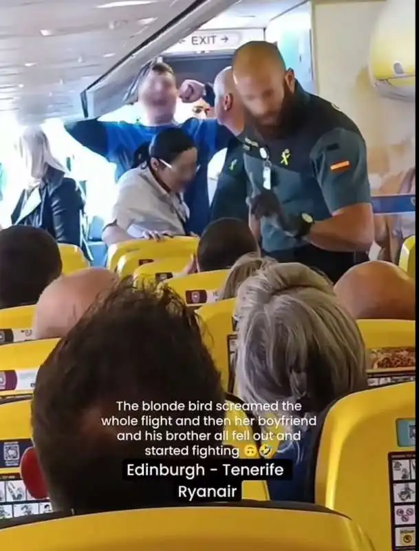 scazzo a bordo in un volo tra tenerife ed edimburgo   3