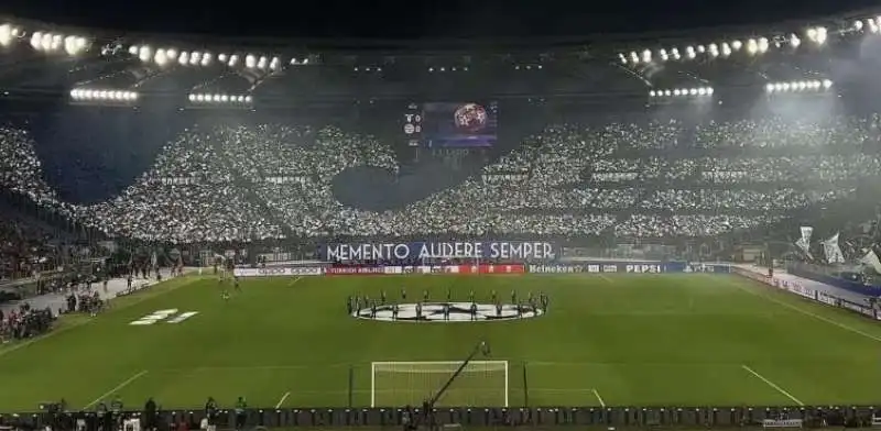 STRISCIONE MEMENTO AUDERE SEMPER DURANTE LAZIO BAYERN MONACO 