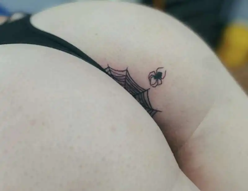 tatuaggio ano 16