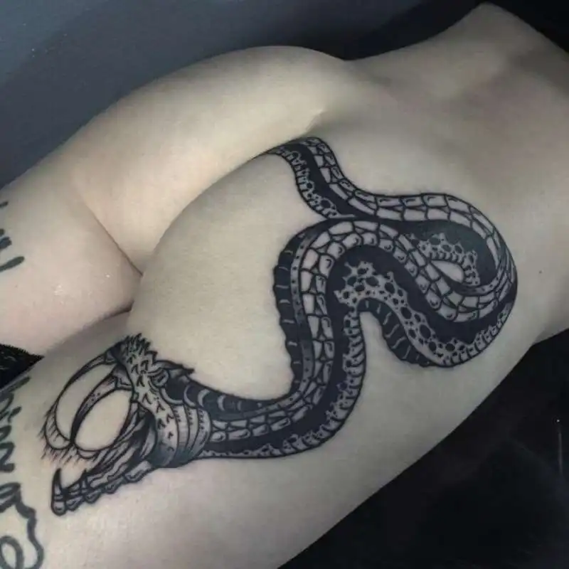 tatuaggio ano 3