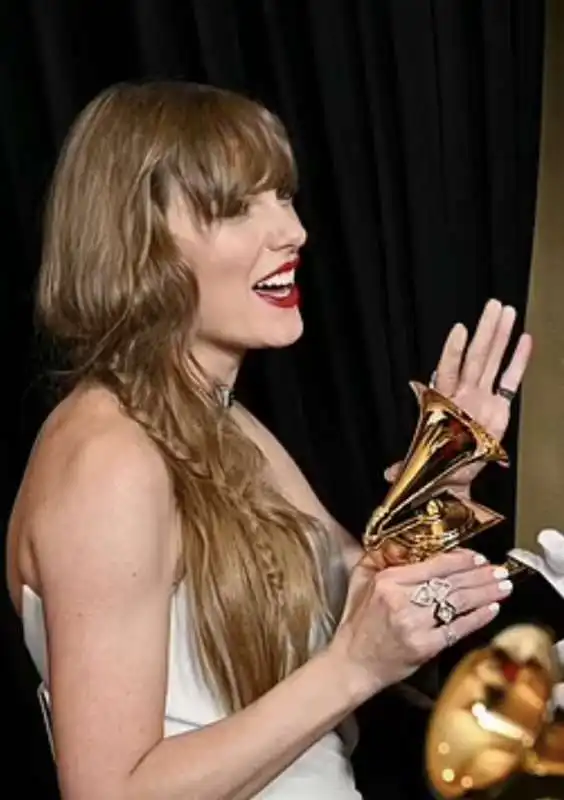 taylor swift   grammy 2024    1