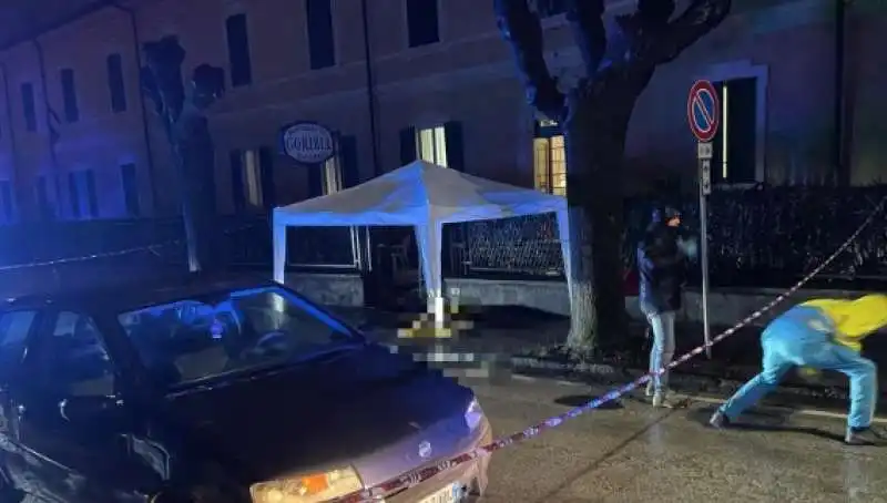 uccide la moglie a a Fornaci di Barga , lucca