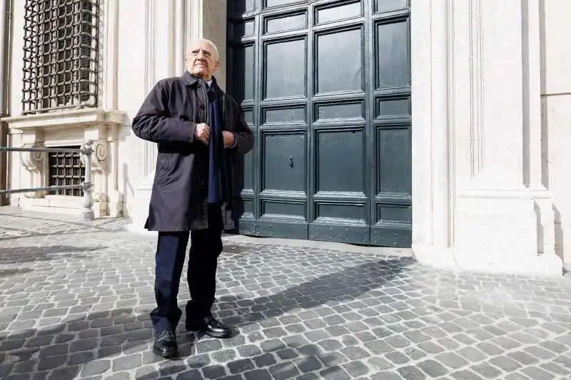 vincenzo de luca prova a entrare a palazzo chigi - 3