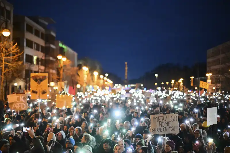 berlino   manifestazione contro afd e merz   10foto lapresse   