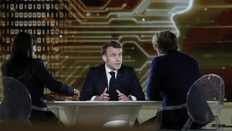 EMMANUEL MACRON - SUMMIT SULL INTELLIGENZA ARTIFICIALE 