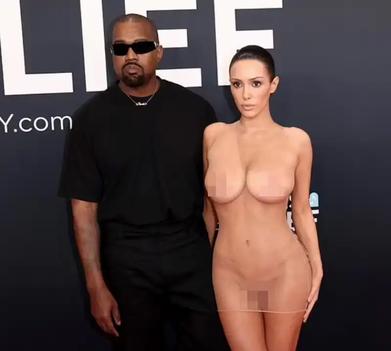 kanye west bianca censori 3