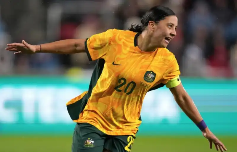 SAM KERR