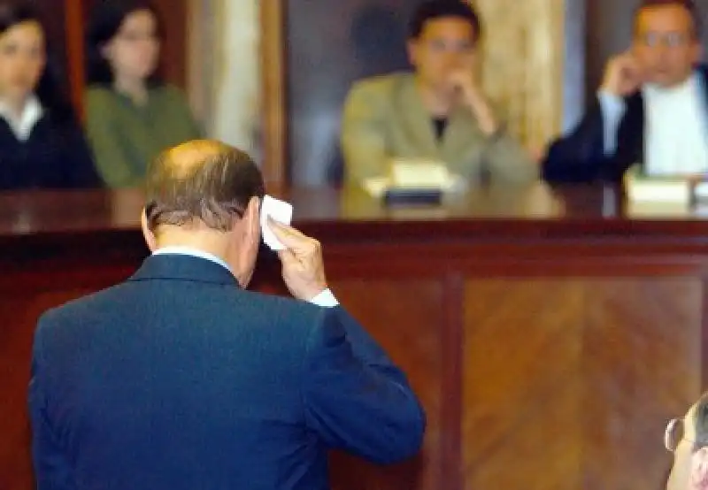 BERLUSCONI IN TRIBUNALE