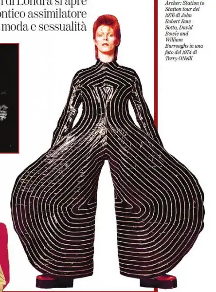 DAVID BOWIE la tuta in Pvc disegnata da Kansai Yamamoto per il Tour di Alladine Sane del 