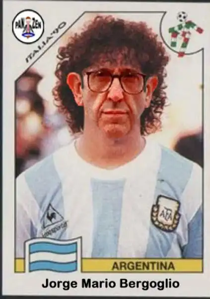 FIGURINA MARIO BERGOGLIO CALCIATORE ARGENTINA 