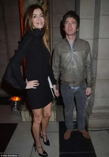 NOEL GALLAGHER CON LA MOGLIE SARAH MCDONALD 