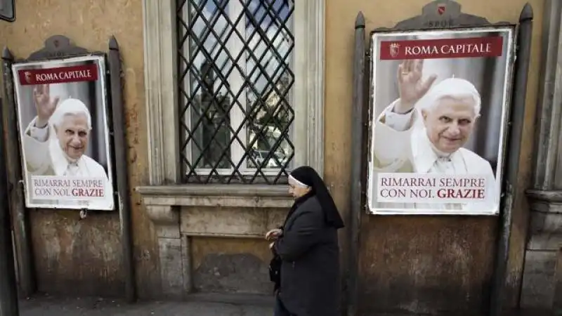 PAPA RATZINGER LASCIA IL VATICANO IN ELICOTTERO 